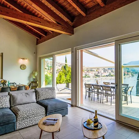 Apartment The View 2 By Interhome Isola Comacina